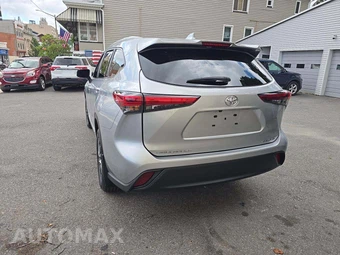 2023 Toyota Highlander XLE - miniatura 2