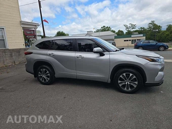 2023 Toyota Highlander XLE - miniatura 4