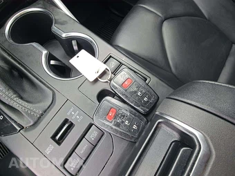 2023 Toyota Highlander XLE - miniatura 8