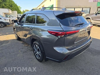 2023 Toyota Highlander XLE - miniatura 2