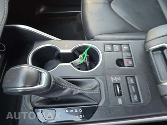 2023 Toyota Highlander XLE - miniatura 8