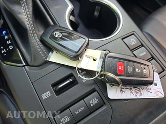 2023 Toyota Highlander XLE - miniatura 8