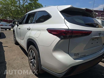 2023 Toyota Highlander XLE - miniatura 2