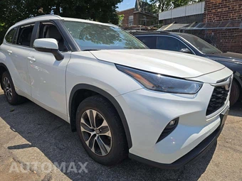 2023 Toyota Highlander XLE - miniatura 4