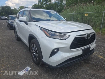 2023 Toyota Highlander XLE - miniatura 3