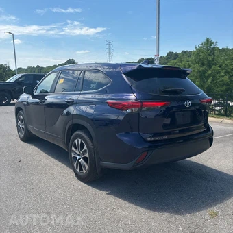 2023 Toyota Highlander XLE - miniatura 4