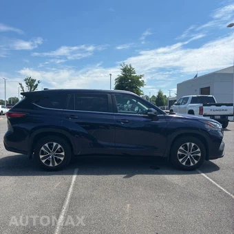 2023 Toyota Highlander XLE - miniatura 8