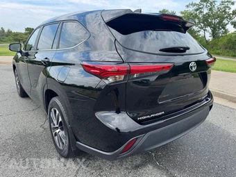 2023 Toyota Highlander XLE - miniatura 6