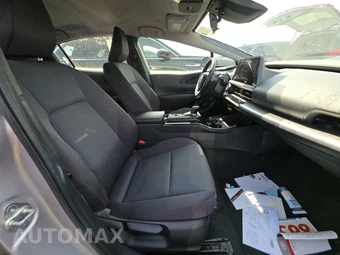 2023 Toyota Prius LE - miniatura 8