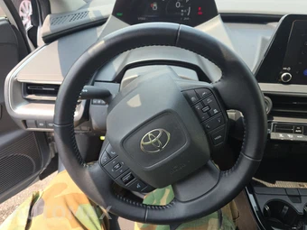 2023 Toyota Prius LE - miniatura 10