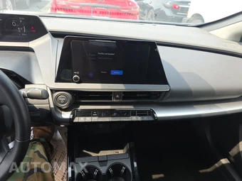 2023 Toyota Prius LE - miniatura 11