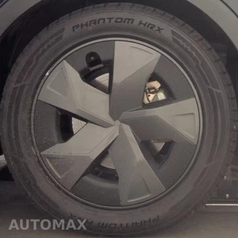 2023 Toyota Prius LE - miniatura 18