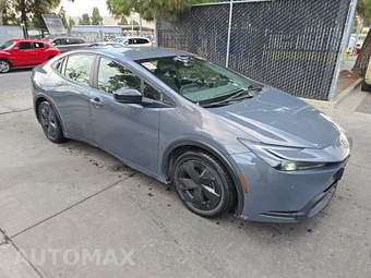 2023 Toyota Prius LE – miniatura 3