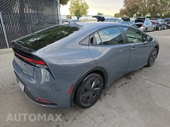 2023 Toyota Prius LE – miniatura 4