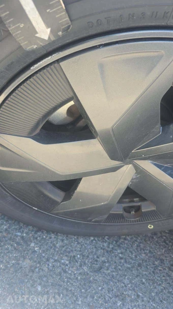 2023 Toyota Prius LE – miniatura 39