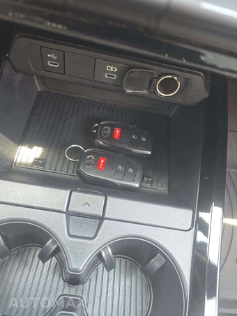 2023 Toyota Prius XLE - miniatura 5