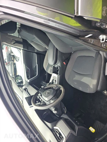 2023 Toyota RAV4 Hybrid LE – miniatura 7