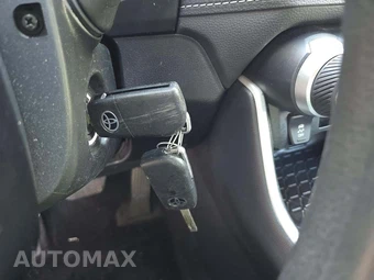 2023 Toyota RAV4 Hybrid LE - miniatura 8