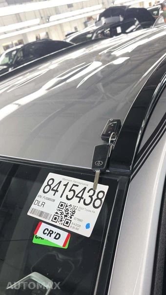 2023 Toyota RAV4 Hybrid LE - miniatura 20