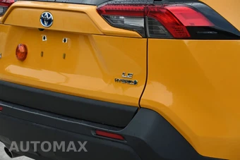 2023 Toyota RAV4 Hybrid LE - miniatura 8