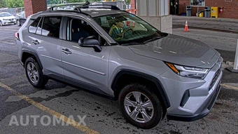 2023 Toyota RAV4 Hybrid LE – miniatura 3