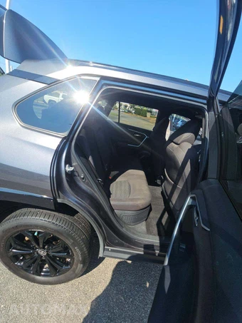 2023 Toyota RAV4 Hybrid SE - miniatura 13