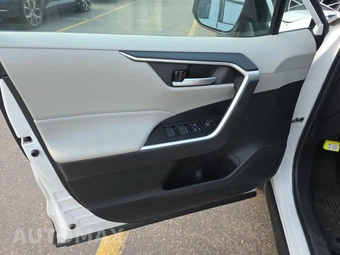 2023 Toyota RAV4 Hybrid XLE - miniatura 9