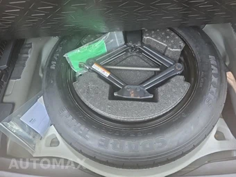 2023 Toyota RAV4 Hybrid XLE - miniatura 7