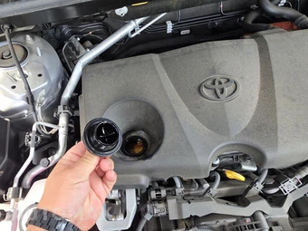 2023 Toyota RAV4 Hybrid XLE - miniatura 20