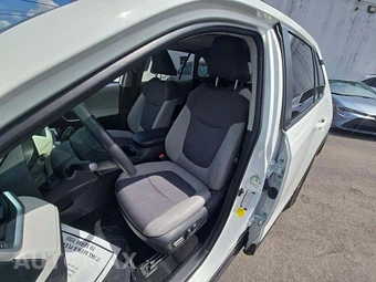 2023 Toyota RAV4 Hybrid XLE - miniatura 3