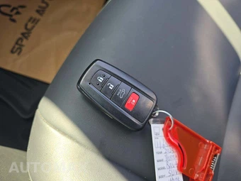 2023 Toyota RAV4 Hybrid XLE Premium - miniatura 8