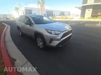 2023 Toyota RAV4 LE - miniatura 3