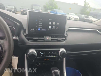 2023 Toyota RAV4 LE - miniatura 10