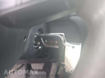 2023 Toyota RAV4 LE - miniatura 8