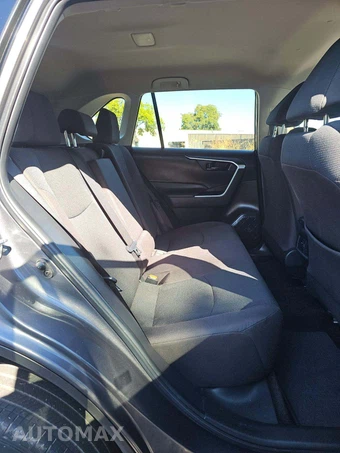 2023 Toyota RAV4 LE - miniatura 13