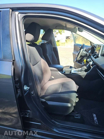 2023 Toyota RAV4 LE - miniatura 15