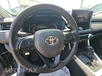 2023 Toyota RAV4 LE – miniatura 10