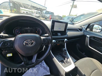2023 Toyota RAV4 LE – miniatura 11
