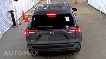 2023 Toyota RAV4 LE – miniatura 5