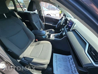 2023 Toyota RAV4 LE – miniatura 8