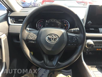 2023 Toyota RAV4 LE - miniatura 10