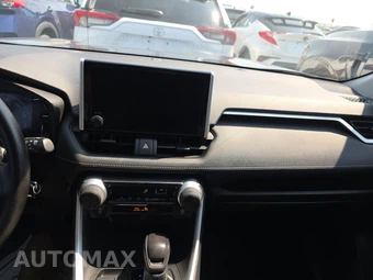2023 Toyota RAV4 LE - miniatura 11