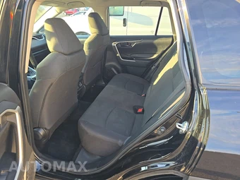 2023 Toyota RAV4 LE - miniatura 13