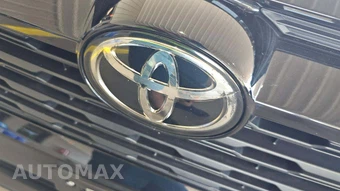 2023 Toyota RAV4 LE - miniatura 50