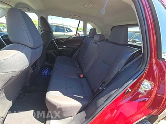 2023 Toyota RAV4 LE – miniatura 13