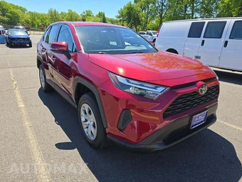 2023 Toyota RAV4 LE – miniatura 4