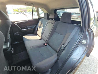 2023 Toyota RAV4 LE - miniatura 13