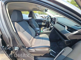 2023 Toyota RAV4 LE - miniatura 18