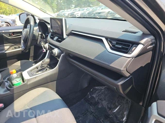 2023 Toyota RAV4 LE - miniatura 19