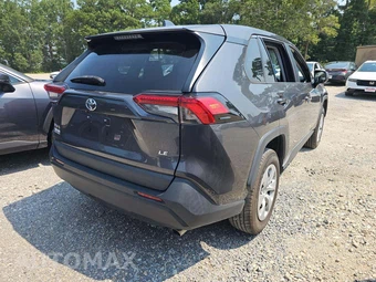 2023 Toyota RAV4 LE - miniatura 3